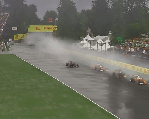 F1 2016 "Увеличенные капли дождя и спрей колес"